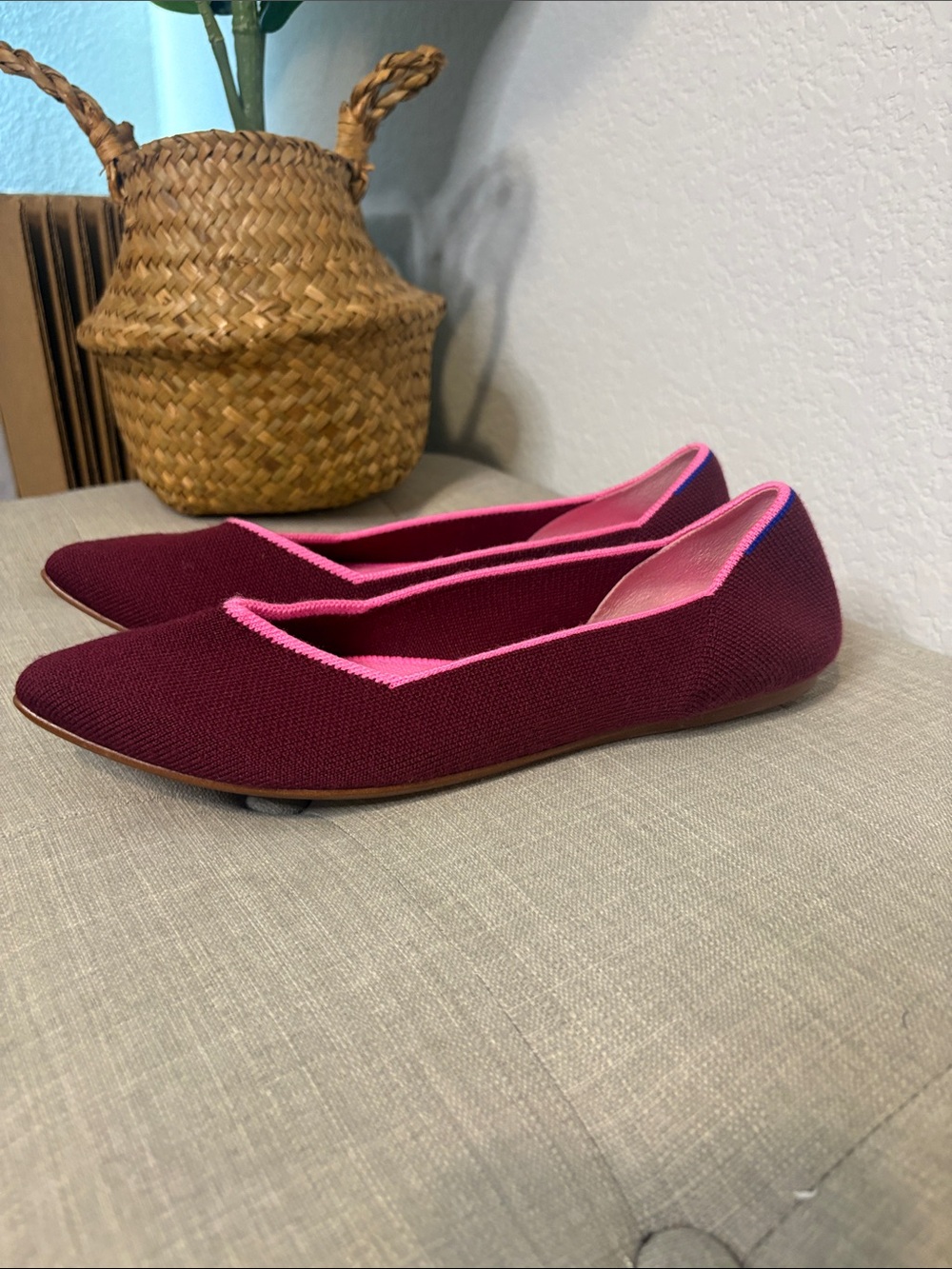 Rothy's Merino Wool Burgundy the pointe size 9 Pointed Knit Flats with Pink Trim - Picture 4 of 8